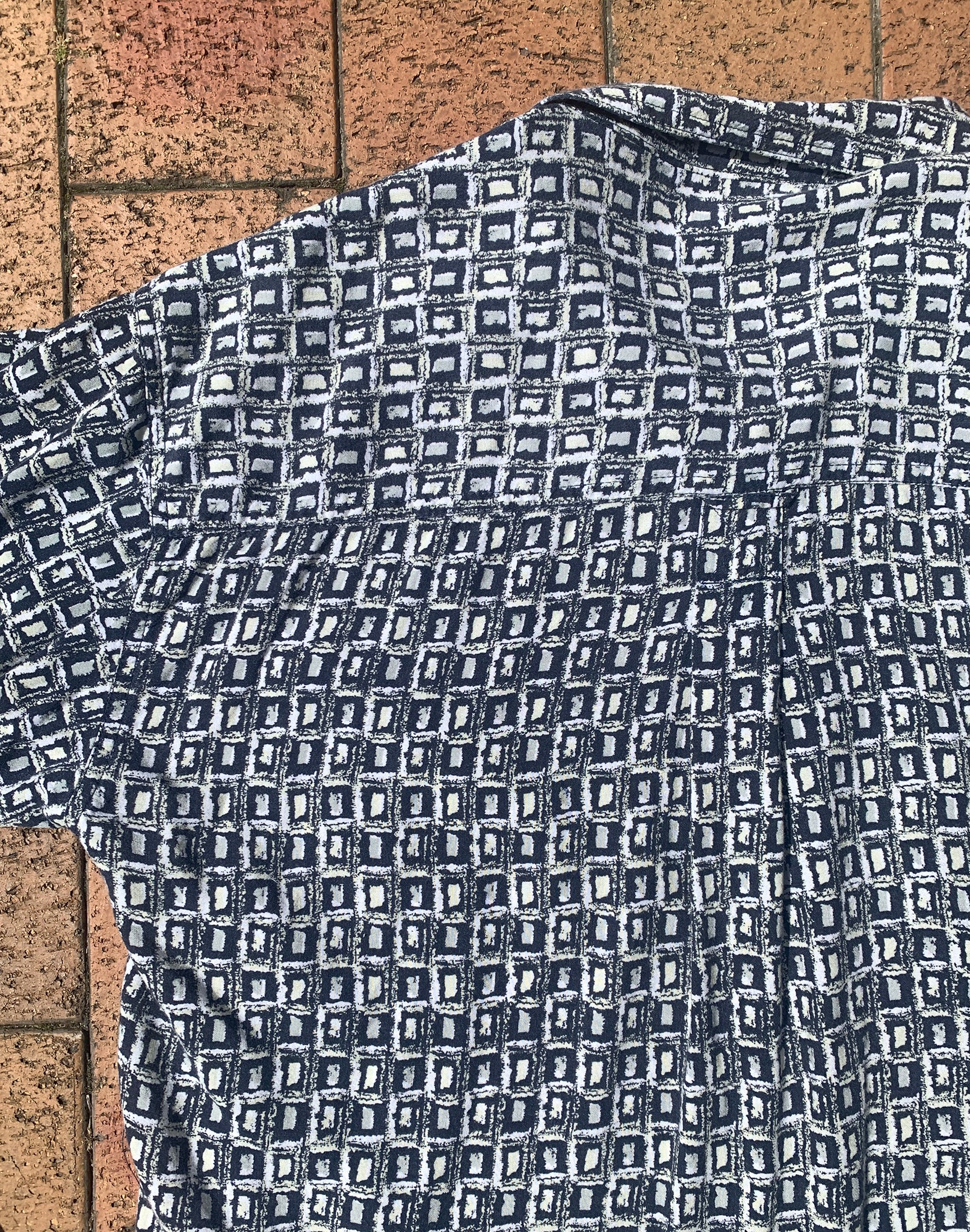 Vintage 90's Navy Squares Retro Washed Print Unisex Shirt - Size M