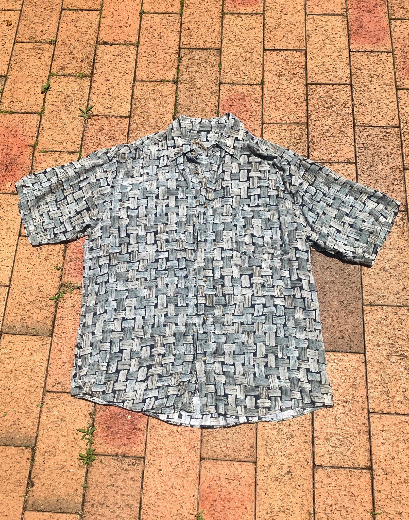 Vintage 90's Grey Retro Unisex Shirt - Size L