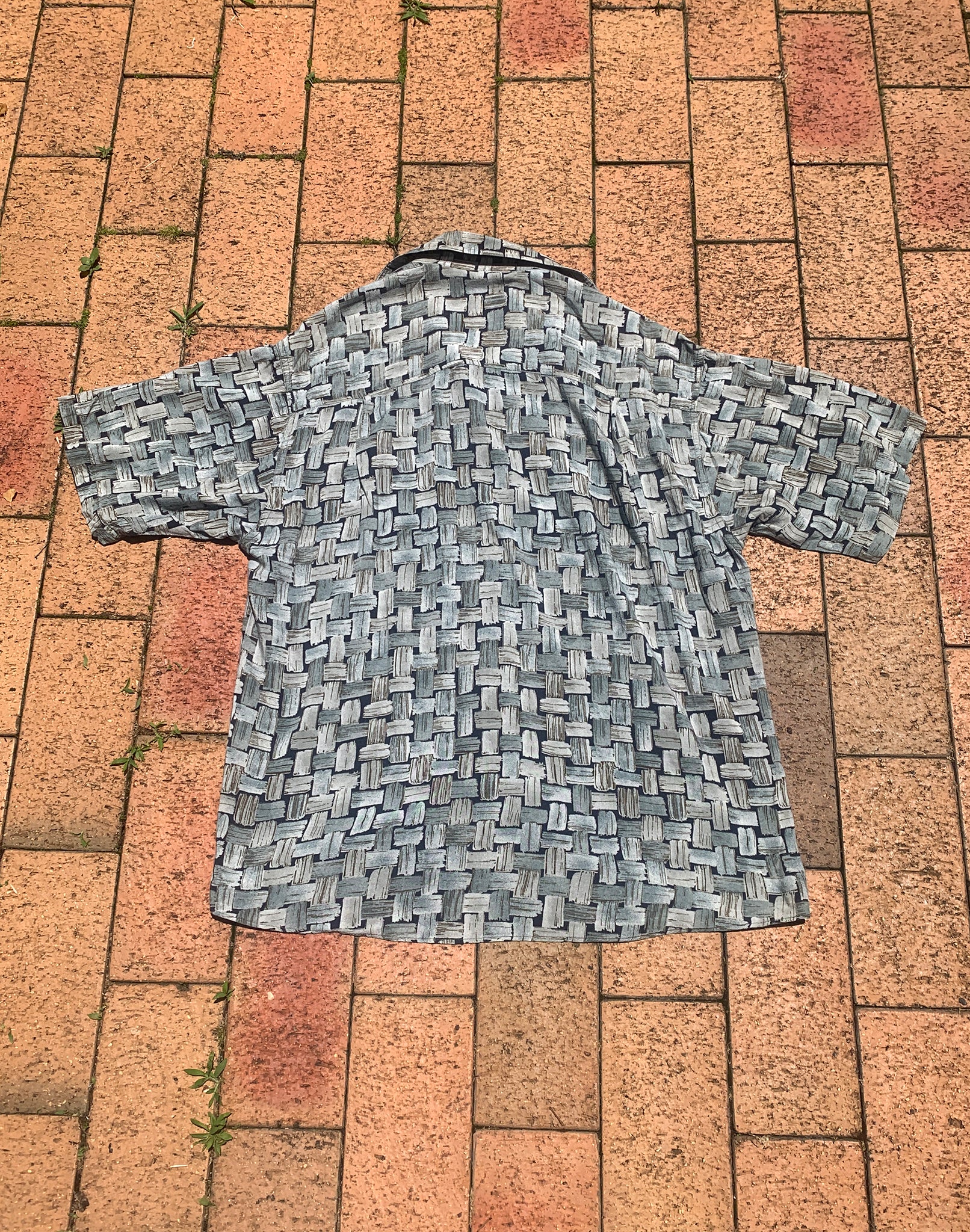 Vintage 90's Grey Retro Unisex Shirt - Size L