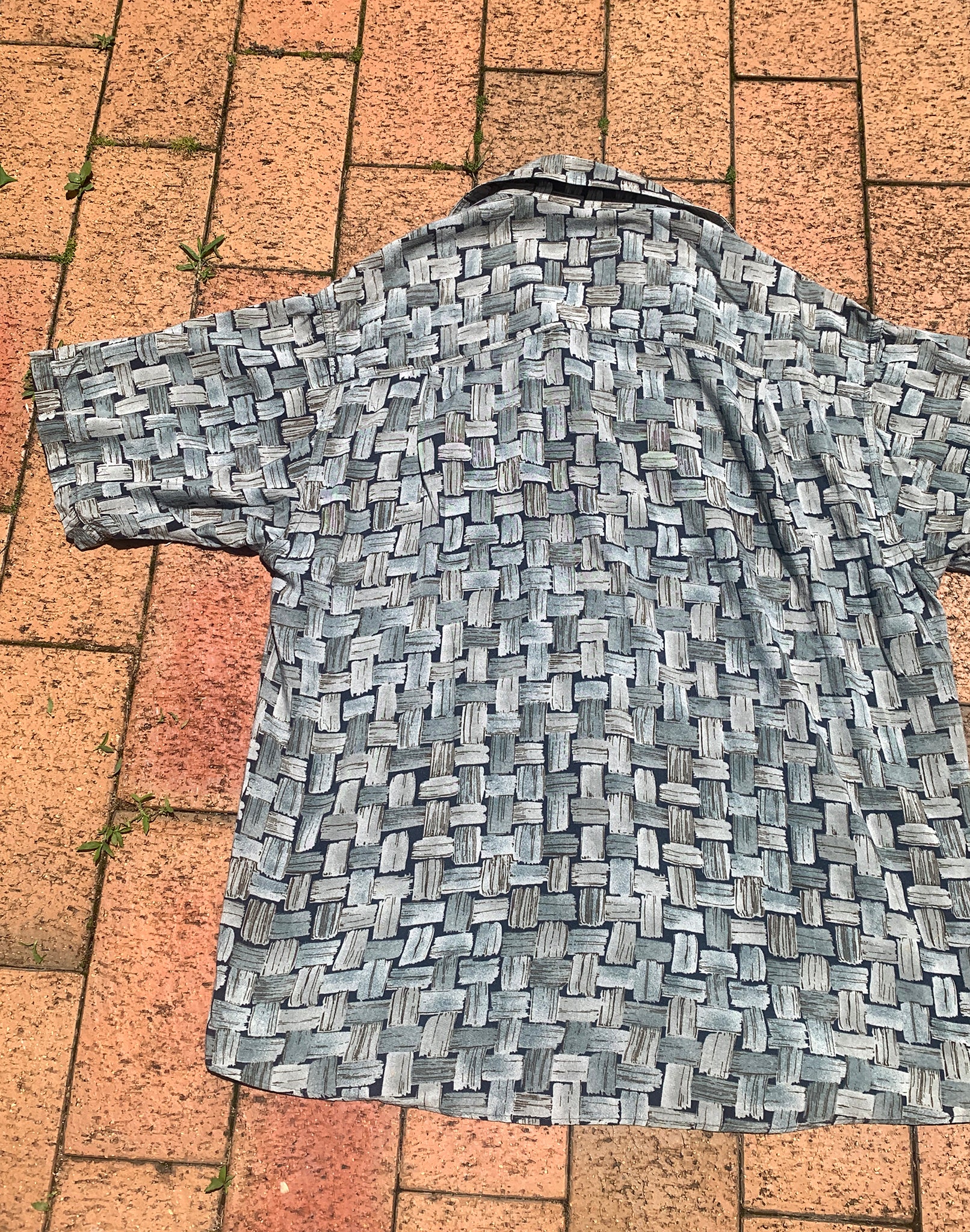 Vintage 90's Grey Retro Unisex Shirt - Size L