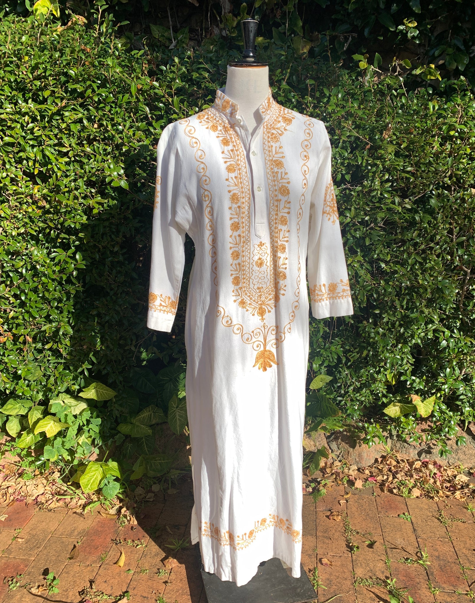 Vintage 60's 70's White Gold Embroidered Kaftan - Size S