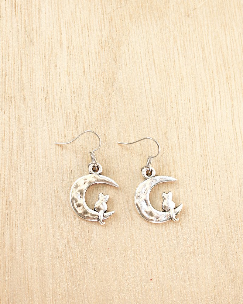 KV Handmade Jewellery SIlver Cat on Moon Earrings
