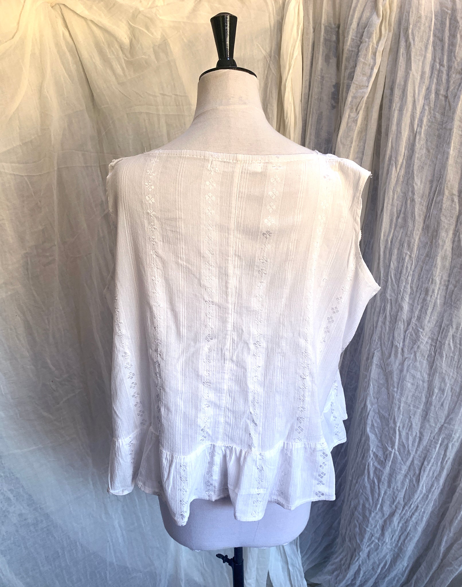 Vintage 90's White Embroidered Remade Crop Top - Size M/L